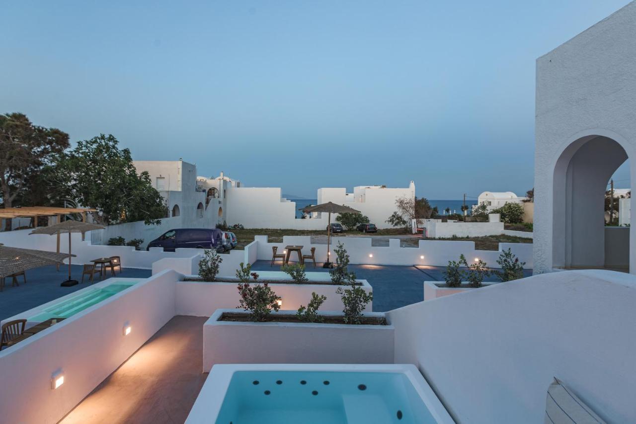 Voca Hotel & Suites Kamari  Ngoại thất bức ảnh